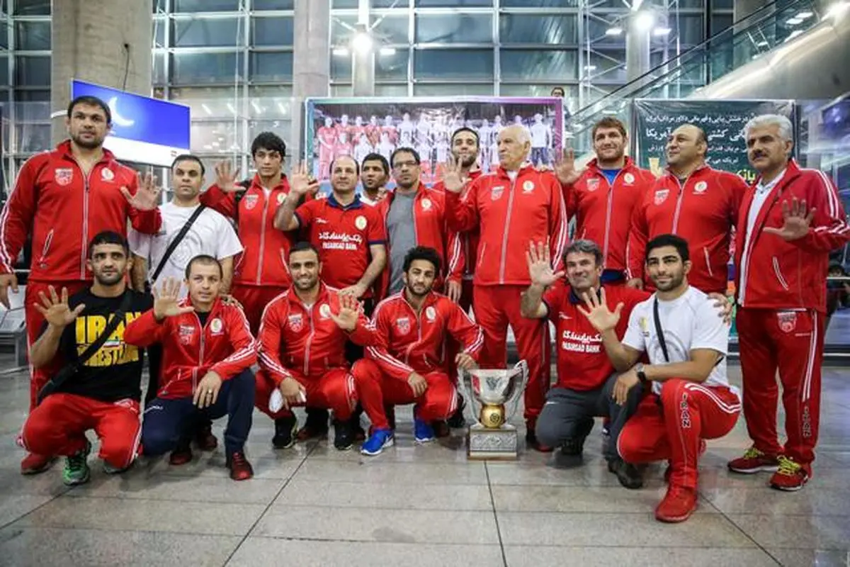 مراسم بدرقه کشتی‌گیران اعزامی به المپیک برگزار شد/ اهدای ۱۴۰ سکه به طلایی‌های المپیک