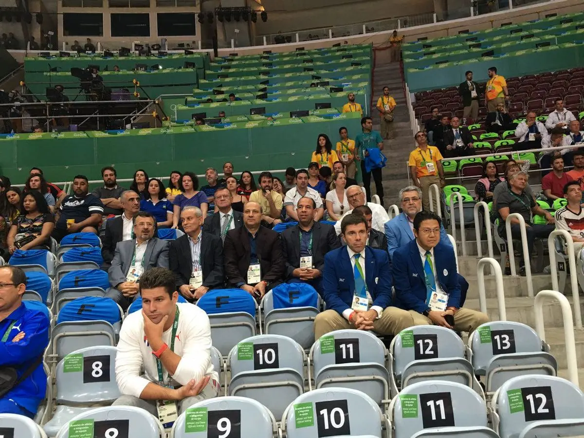 حضور معاونان وزارت ورزش و رئیس کمیته ملی المپیک در سالن والیبال