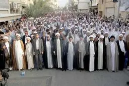 علمای بحرینی: آل خلیفه از آزار و اذیت روحانیون شیعه دست بردارد