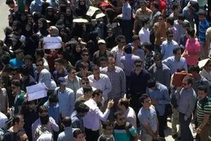 عکس خبری :: دومین روز تجمع فارغ‌التحصیلان دانشگاه صنعت نفت مقابل مجلس شورای اسلامی