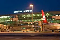 انسداد تمام ورود و خروج‌ها به فرودگاه 