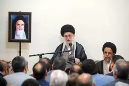 ایجاد خط فاصل با آمریکا از مهمترین مبانی قطعیِ امام است