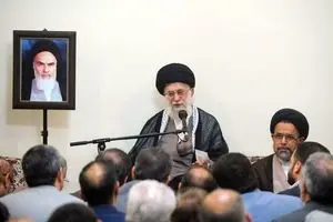 ایجاد خط فاصل با آمریکا از مهمترین مبانی قطعیِ امام است