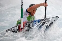 نماینده بریتانیا در قایقرانی کانو طلایی شد