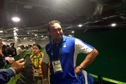 اشک‌های عابدینی و فخری در جمع خبرنگاران+ عکس و فیلم