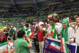 گزارش تصویری:: حضور هواداران ایرانی تیم ملی والیبال در دیدار برابر کوبا