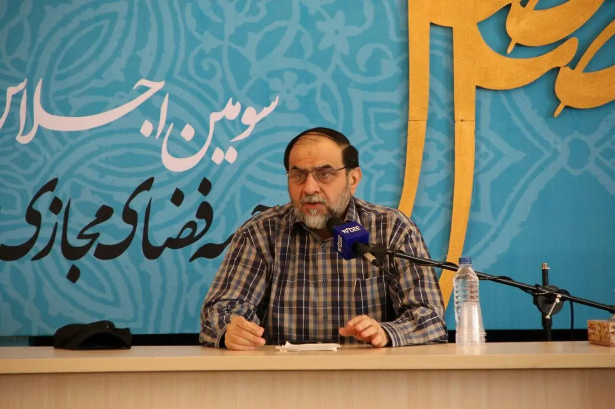 امثال بابا رجب‌ها اگر در آمریکا بودند، صدها فیلم ساخته می‌شد/ جلسات شورای عالی فضای مجازی تشکیل نمی‌شود