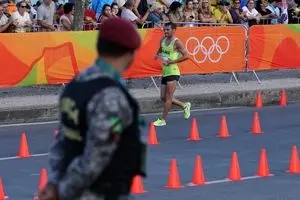 گزارش تصویری:: حضور حمیدرضا زورآوند در مسابقات دوی پیاده‌روی المپیک