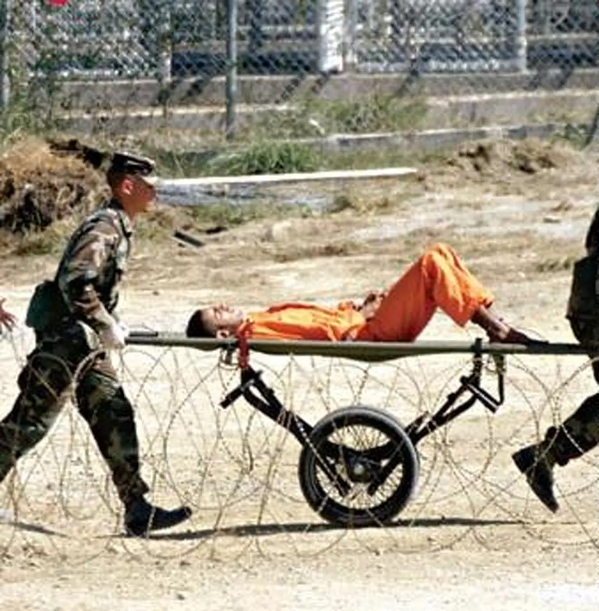 انتقال ۱۵ زندانی "گوانتانامو" به امارات توسط وزارت دفاع آمریکا