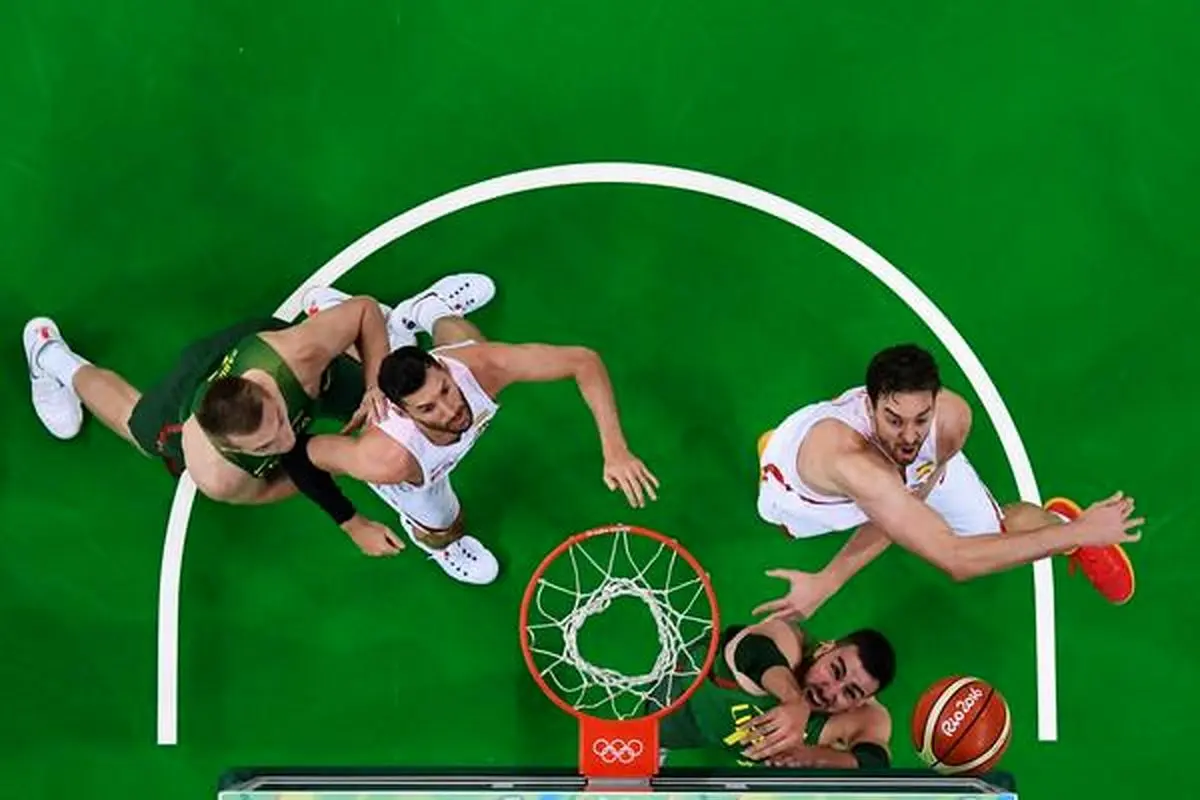 اسپانیا به راحتی از سد لیتوانی گذشت