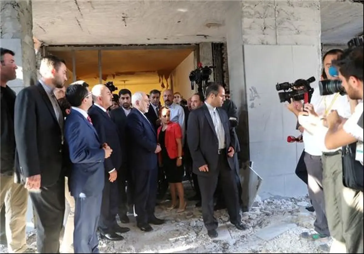 ظریف در صفحه توئیتر خود نوشت: به ایستادن در کنار برادران و خواهران خود در ترکیه برای حمایت از دموکراسی افتخار می‌کنیم. همکاری برای برای صلح، در پیش است