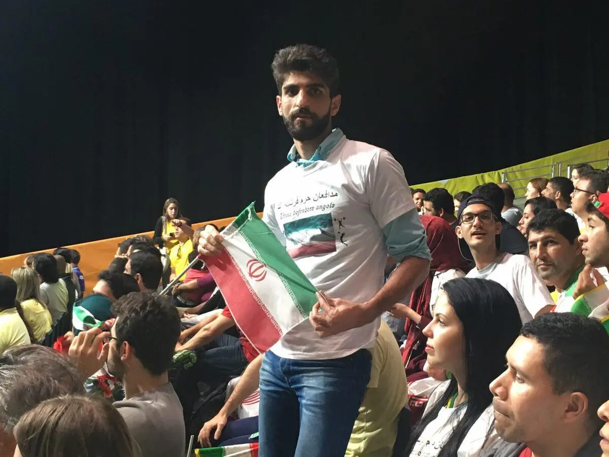 فیلم:: گرامیداشت یاد مدافعان حرم در سالن وزنه‌برداری