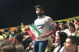فیلم:: گرامیداشت یاد مدافعان حرم در سالن وزنه‌برداری