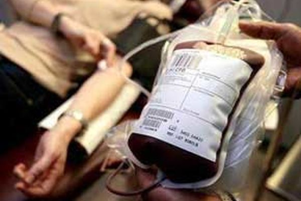 اصحاب رسانه با اهدای خون زندگی را به اشتراک می‌گذارند