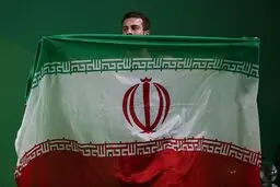 نامه تقدیر خانواده شهدا به کیانوش رستمی