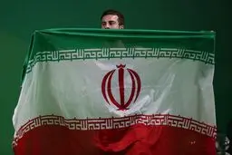 نامه تقدیر خانواده شهدا به کیانوش رستمی