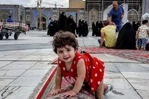 خاطرات کودکی‌هایم گره خورده به تو ...