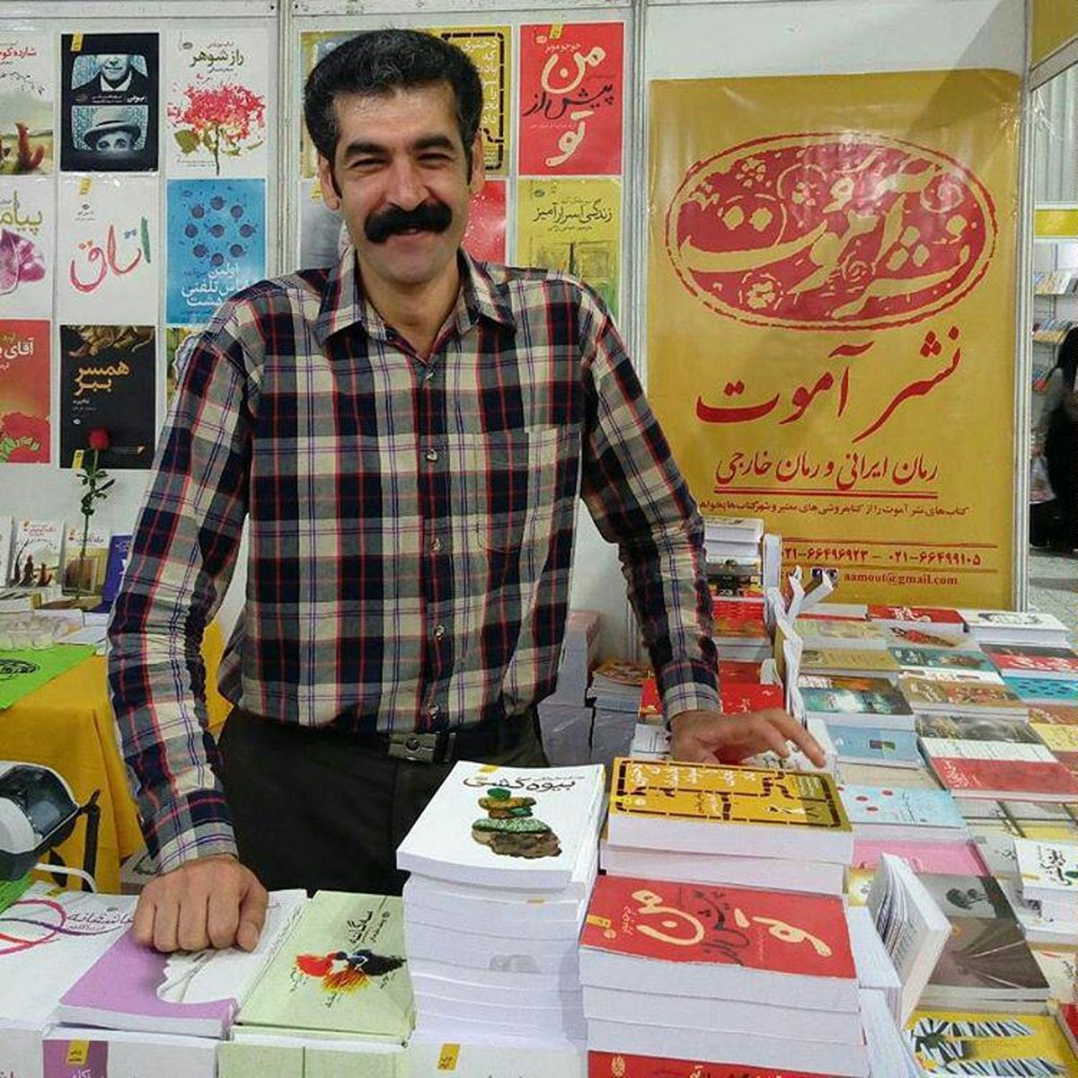 چرایی حضور "نشر آموت" در همه نمایشگاه‌های کتاب استانی/  نقطه ضعف این نمایشگاه‌ها در مدیریت ضعیف استان‌ها است