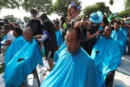 مردم کره جنوبی در اعتراض به سیستم موشکی آمریکا سر خود را تراشیدند!