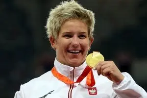 پرتابگر زن لهستانی با شکستن رکورد جهان به مدال طلای پرتاب چکش دست یافت