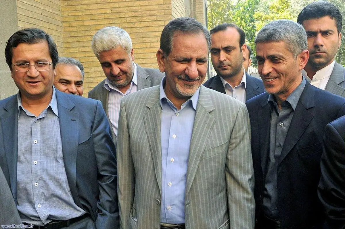 دریافت وام ۴ میلیاردی رئیس هیات مدیره یک بیمه دولتی از بیمه مرکزی!