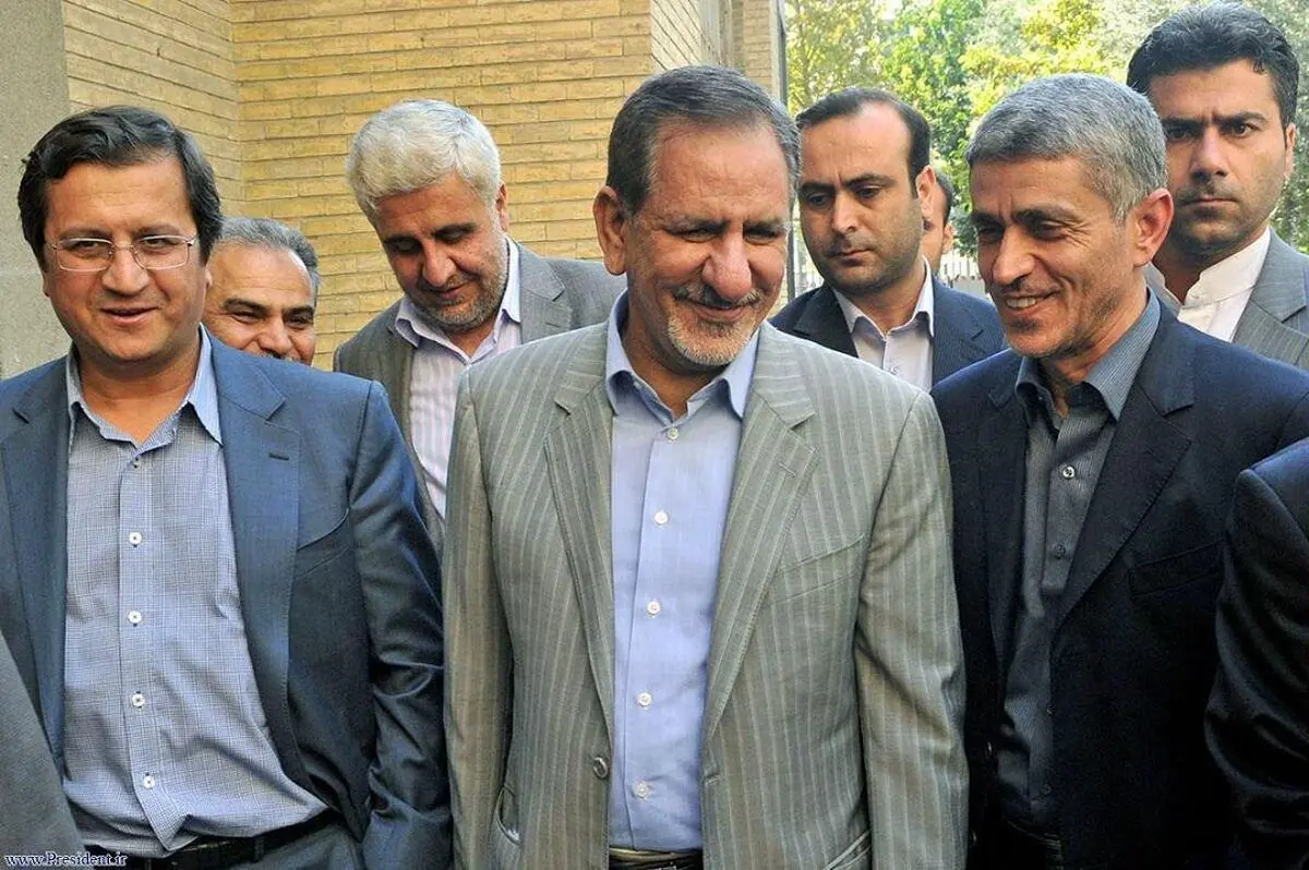 دریافت وام ۴ میلیاردی رئیس هیات مدیره یک بیمه دولتی از بیمه مرکزی!
