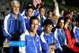 حضور محمد بنا و اعضای تیم ملی کشتی  فرنگی در سالن وزنه‌برداری + عکس