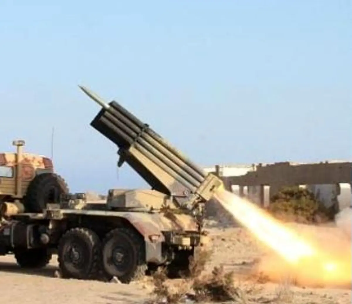 نیروهای یمنی با موشک ایران، عربستان را هدف می‌گیرد