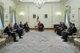 بهره‌گیری از فرصت‌های برجام نیازمند اجرای کامل و سریع تعهدات است