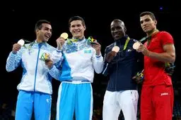 بوکسور قزاق به مدال طلای وزن ۶۹ کیلوگرم دست یافت