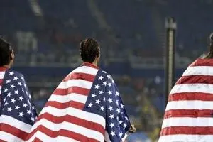 مدال طلا، نقره و برنز دوی ۱۰۰ متر با مانع به نمایندگان آمریکا رسید