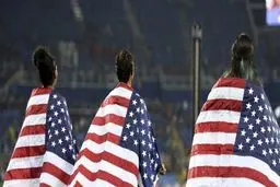 مدال طلا، نقره و برنز دوی ۱۰۰ متر با مانع به نمایندگان آمریکا رسید