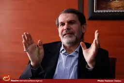 سردار سلیمانی با ایستادگی پای آرمان و هدف سبب جذب و جلب علاقه مردم به خود شده است‌