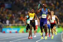 آمریکا به مدال طلای دوی ۴ در ۴۰۰ متر زنان و مردان دست یافت