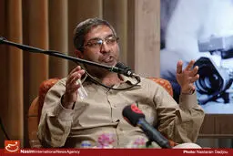 حبیب احمدزاده در سوگ پدر نشست