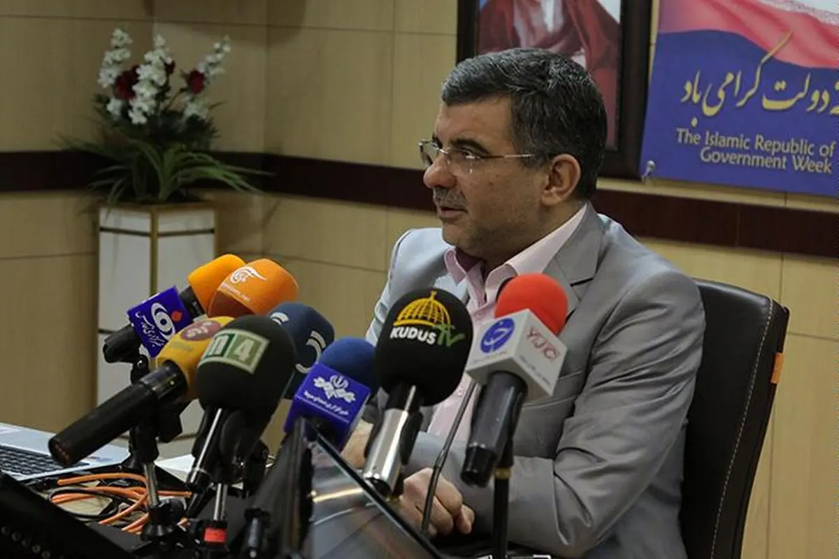 راه‌اندازی ۴۰۹۵ داروخانه در مناطق روستایی/ بیش از ۹ میلیون نفر دفترچه بیمه دریافت کرده‌اند/ نوسازی ۳۹ هزار تخت بیمارستانی