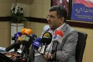 راه‌اندازی ۴۰۹۵ داروخانه در مناطق روستایی/ بیش از ۹ میلیون نفر دفترچه بیمه دریافت کرده‌اند/ نوسازی ۳۹ هزار تخت بیمارستانی