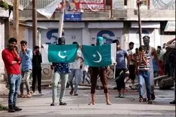 ادامه کمبود مواد غذایی و برقراری حکومت نظامی در کشمیر