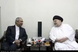 باید دولت، مرجعیت و مردم در کنار یکدیگر و در مسیر واحد حرکت کنند