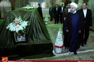 تجدید میثاق رئیس‌جمهور و اعضای هیأت دولت با آرمان‌های امام خمینی(ره)