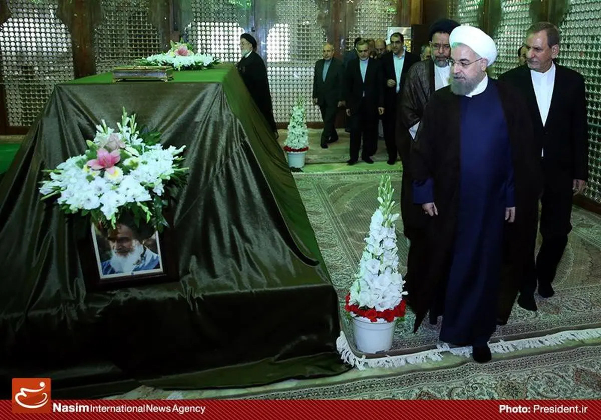 تجدید میثاق رئیس‌جمهور و اعضای هیأت دولت با آرمان‌های امام خمینی(ره)