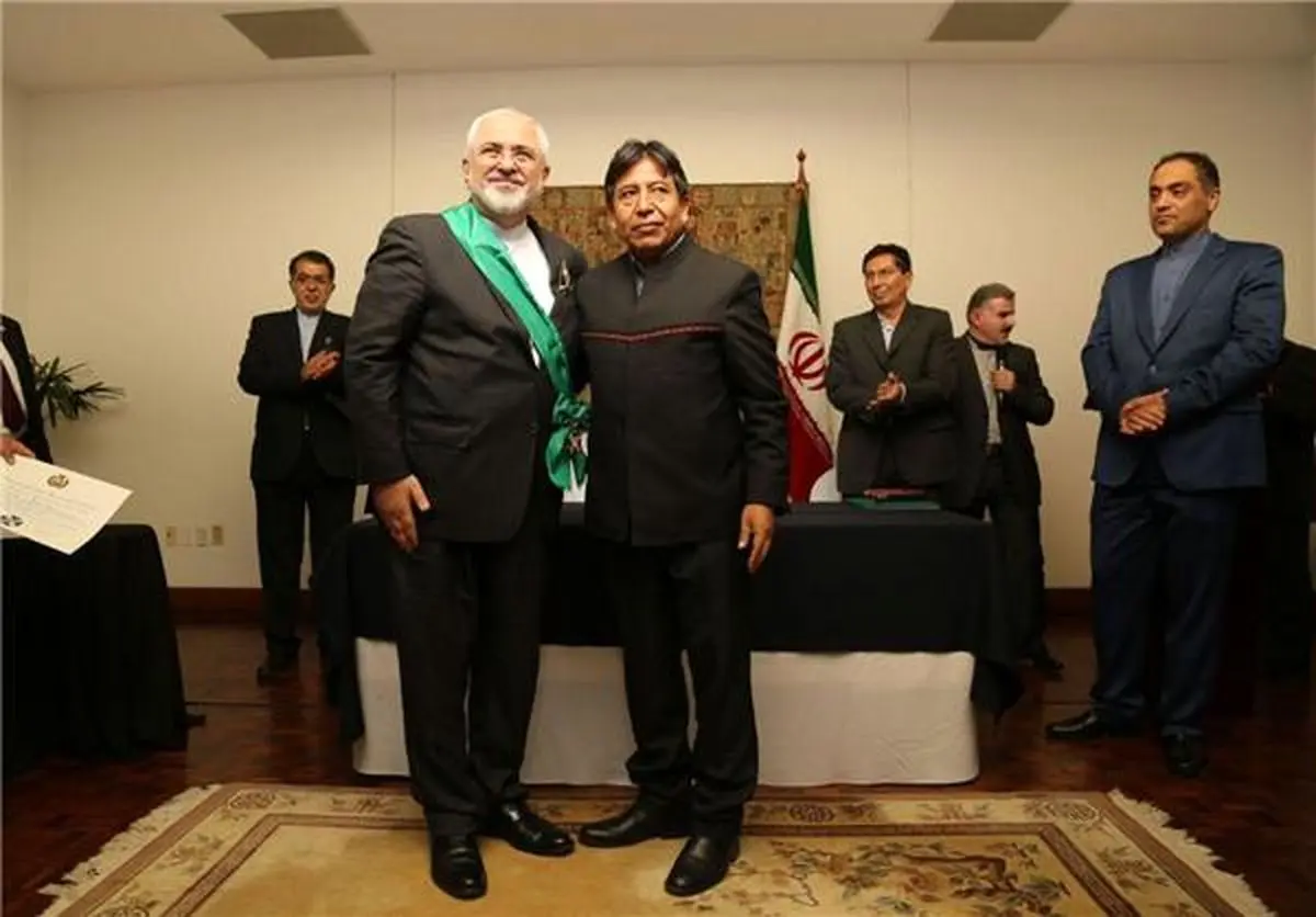 عالی‌ترین نشان دولت بولیوی به ظریف اعطا شد + عکس