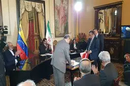 امضای یادداشت تفاهم همکاری بین بانک‌های مرکزی ایران و ونزوئلا با حضور مادورو