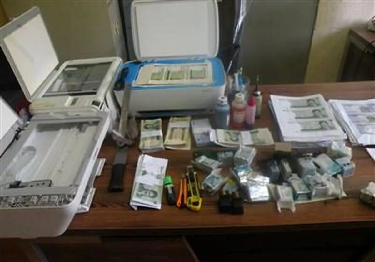 کشف کارگاه چاپ اسکناس‌های جعلی در پاکدشت+تصاویر