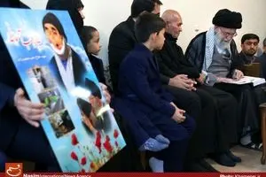 دیدار خانواده‌ جانباز شهید حاج رجب محمدزاده با رهبر انقلاب + تصاویر