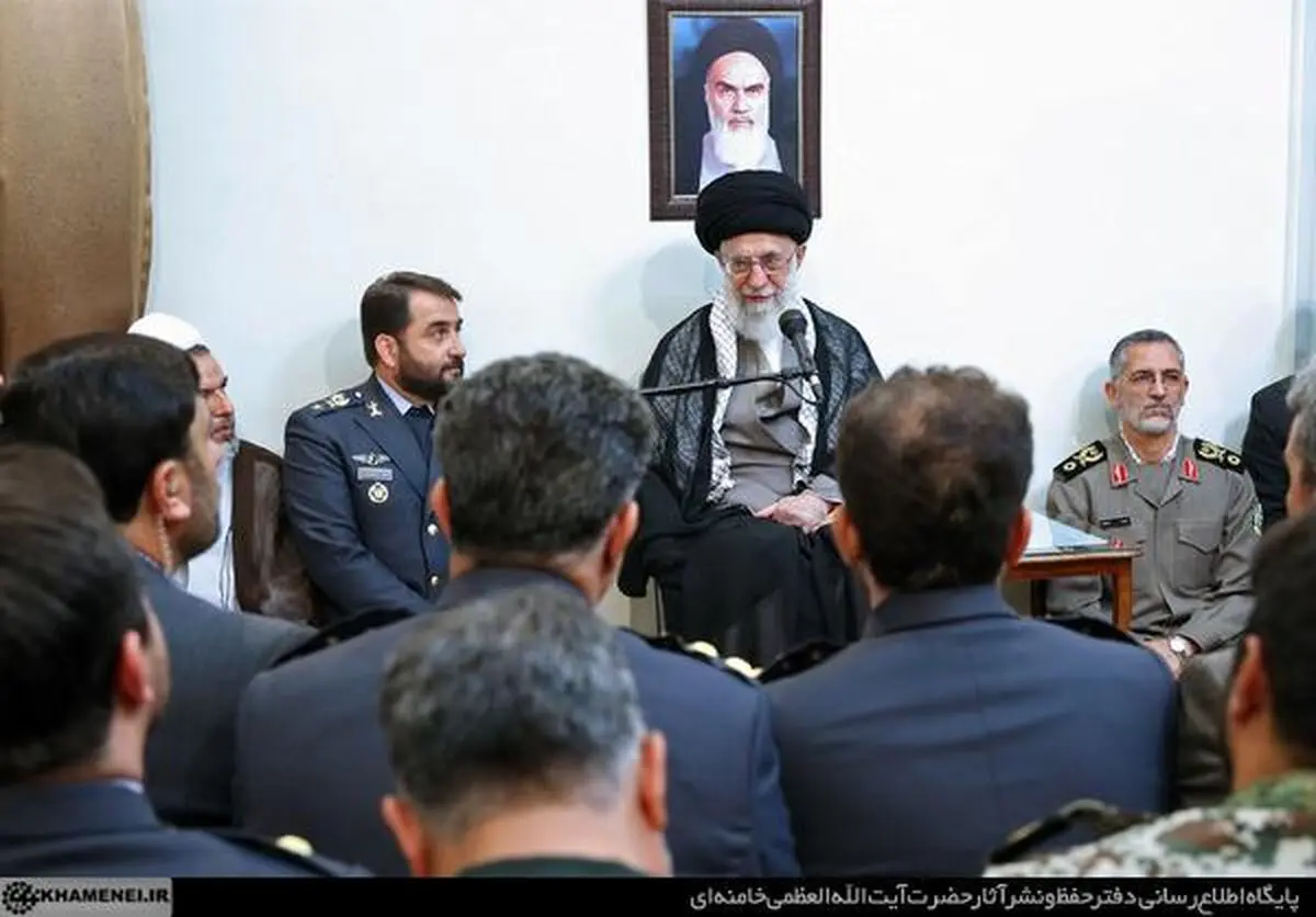 دیدار فرماندهان و مسئولان قرارگاه پدافند هوایی خاتم‌الانبیاء(ص) ارتش با فرمانده کل قوا + تصاویر