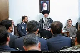 دیدار فرماندهان و مسئولان قرارگاه پدافند هوایی خاتم‌الانبیاء(ص) ارتش با فرمانده کل قوا + تصاویر