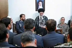 دیدار فرماندهان و مسئولان قرارگاه پدافند هوایی خاتم‌الانبیاء(ص) ارتش با فرمانده کل قوا + تصاویر