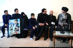 خانواده‌های شهدا مظهر انقلاب اسلامی هستند/ با دیدن شما عزیزان، روحیه مضاعف می‌گیریم