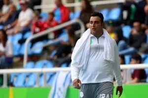 کیهانی: احسان حدادی برای جراحی به آلمان رفته و دلیل نیامدن وی به ایران نیز مصدومیتش است